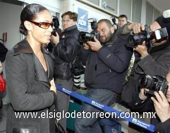 Jada Pinkett-Smith, otra de las invitadas a la ceremonia, llegó sin su esposo, el también actor y cantante Will Smith.