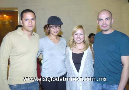 21112006
Juan Muñoz, Susana Barrera, Bety Figueroa y Omar Jiménez.