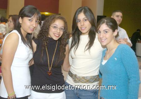23112006
Ana Cris de Luna, Melissa Martínez, Krissya Murra y Luisa Chamán.
