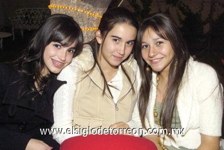 28112006
Ana Cris de la Peña, Mariel Álvarez y Sofía González.