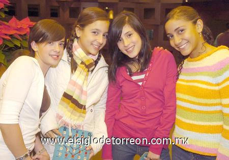 28112006
Daniela Torres, Daniela Santelices, Martha Castrellón y Mariel Vargas.