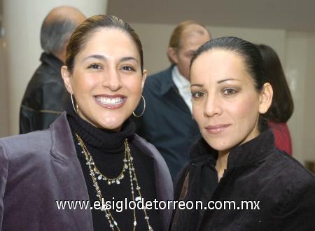 28112006
Liliana Anaya y Leticia López.