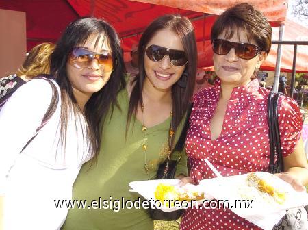 29112006
Amparo, Paloma y señora Amparo Muñoz.