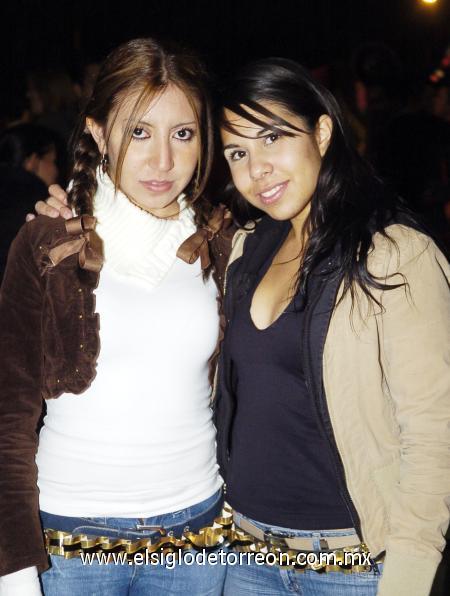 25112006 
 Cynthia Muñoz y Dulce Martínez