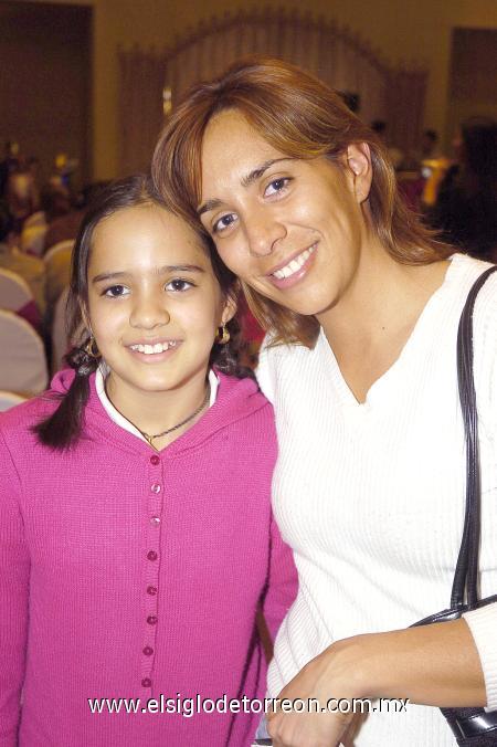 30112006
Yerika de Jardón y Vanesa Jardón