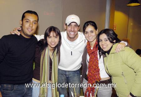 30122006 
Fer López, Cristina Hernández, Sergi Mass, Karla García y Flavia Andión