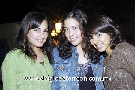 03122006 
Cecy Gutiérrez, Melisa Galindo y Gaby Handal.