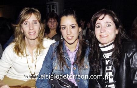03122006 
Ivette Canedo, Daniela Natera y Leticia Canedo.