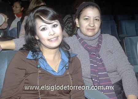 03122006 
Mayela Flores y María del Carmen Nájera.