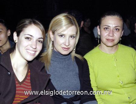 03122006 
Olga Lagarda, Mónica Campillo y Carmen San Vicente.