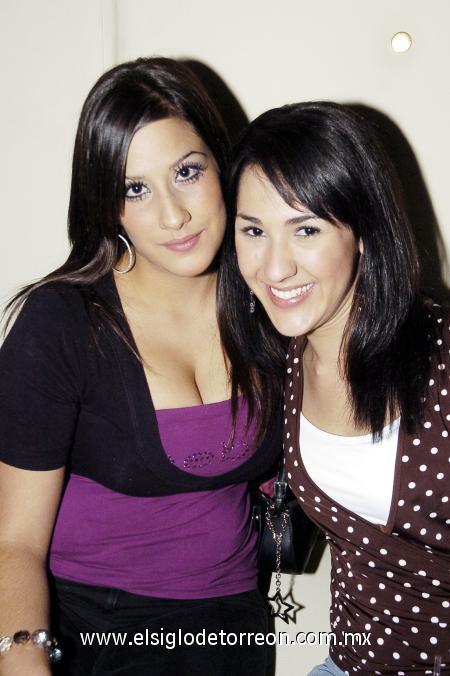 03122006 
Yaja Garza e Ivy Sánchez.