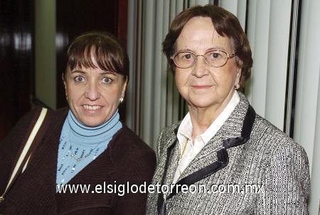 07122006
Mary Tere Martín y Ana Mary Bringas de Martín, captadas recientemente.