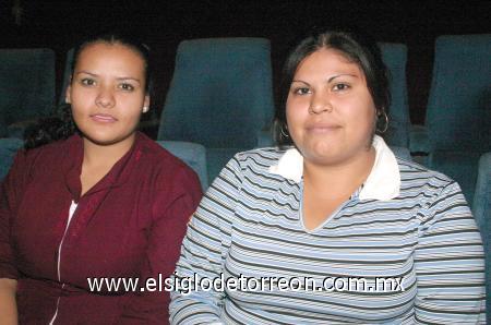 09122006
Perla Badillo y María Estrada.