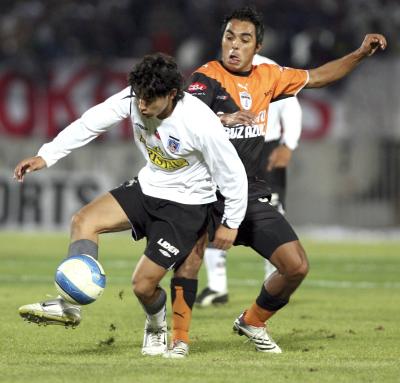Un año después Pachuca salió decidido a terminar con esta mala
racha y lo logró con base a entrega, pero sobre todo con un buen
futbol que le valió para derrotar como visitante 2-1 a Colo Colo,
tras empatar 1-1 en la ida.