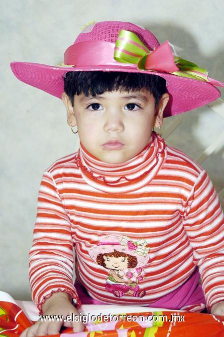 10122006 
Paola Cano Camacho celebró su tercer cumpleaños con una bonita fiesta.