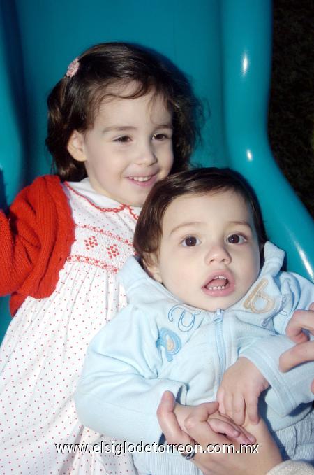 10122006 
Sofía y Fernando Murra Vicario.