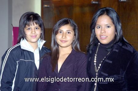 10122006 
Jéssica Gutiérrez, Mariana Ciaro y Saraí Reyes.