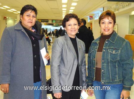11122006
Blanca Hernández, Raquel Robles e Imelda Estrada viajaron al DF.