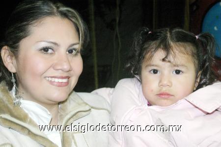 14122006
Rosy de David y Valeria David, en una fiesta infantil.