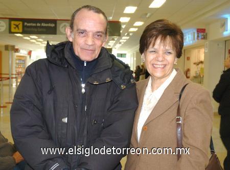 18122006
Marycruz Jiménez viajó al DF, la despidió Francisco Lechuga.