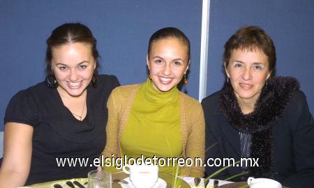 19122006
Ella Izaguirre, Gynna de la Garza y Ella de la Garza.