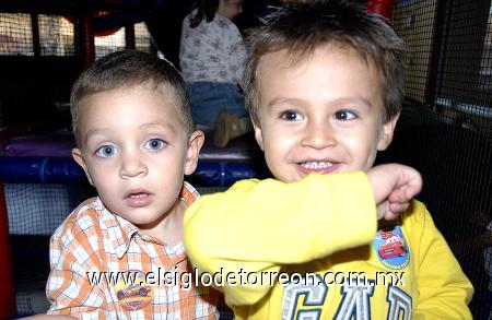 16122006
 José Pablo Carrillo  y Luis Mario Barriga.