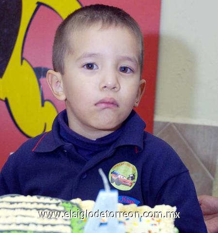 17122006 
Con una alegre reunión infantil, Julio Hèctor Martìnez Gonzàlez.