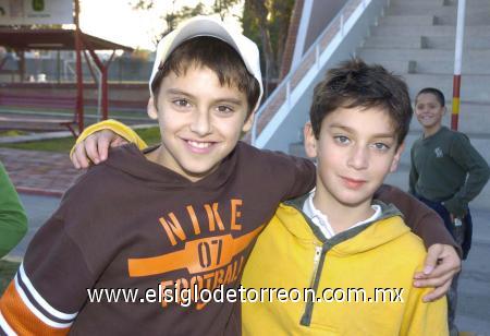 17122006 
Fernando Gómez y Emiliano González.