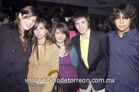 17122006 
Alida, Diana, Ricardo y Luis.