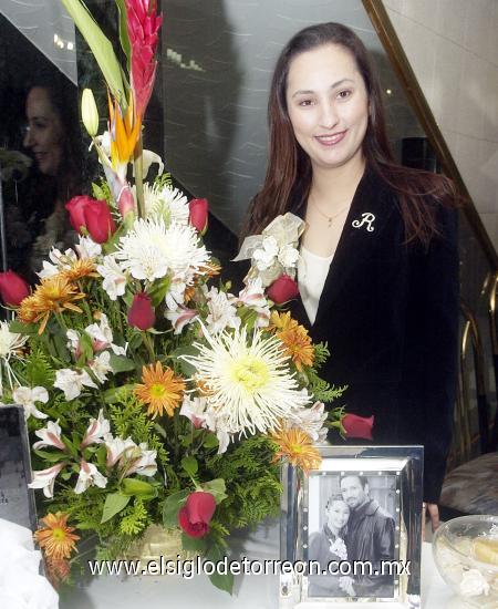 17122006
Rocío Sosa Torres contraerá nupcias con Marco Rodríguez Royal en enero próximo,motivo por el cual disfrutó de una despedida.