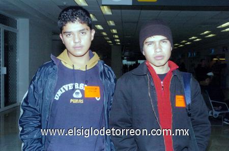 22122006 
Félix Julián Gómez y Bertha Fuente viajaron al Distrito Federal.