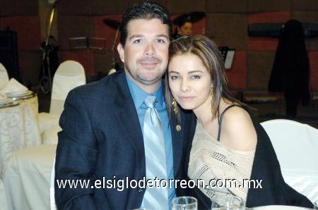 22122006 
Eduardo Gama Madero, presidente del Club Sembradores Nazas y su esposa Lucy.