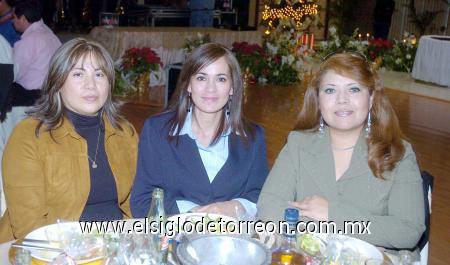 22122006 
Silvia Dávila, Ana Celia Sánchez y Olivia Martínez.