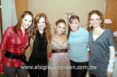 22122006 
Adriana de Padilla, Nury Salum, Ana Sofía Ceniceros Barba, Montserrat Gutièrrez y Lorena Soldevilla.
