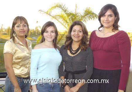 21122006
Rosa Isela Chavarría, Miriam Castro, Magdalena Hipólito y Érika Martínez.