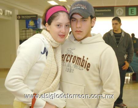 25122006
Cristian Cornú viajó a San Diego y fue despedido por Manuel González.