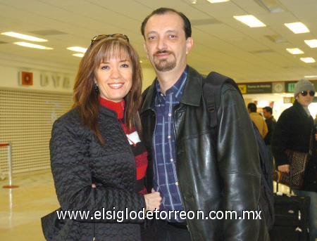 25122006
Gerardo Camargo y Norma Martínez viajaron a la Ciudad de México.