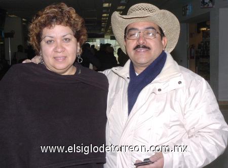 28122006
José Llanos y Mayte Hernández viajaron a Veracruz.