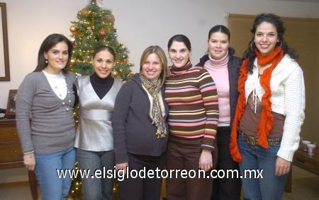 25122006
Cristina del Río, Claudia de Jaime, Beatriz de Fernández, Marcela Rojas, Silvia de Martínez y Blanca Sánchez.