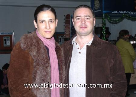 31122006
Antonio Achem y Claudia Padilla viajaron a la Ciudad de México.