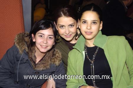 31122006
Blanca de la Torre, Lorena y Alicia Reyes.