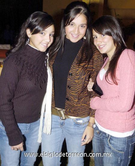 01012007 
Ana Sofía Núñez, Silvia Núñez y Andrea Gómez.
