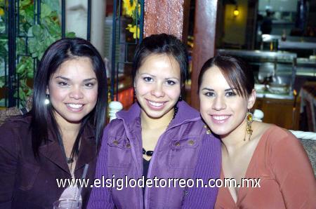 02012007 
Paulina Landeros, Ivonne Baños y Alejandra Rocha.