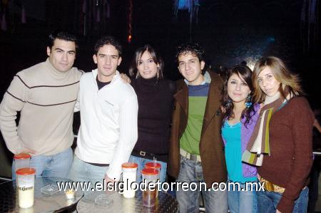 03012007 
Efrén, Joss, Valeria, Memo, Sofi y Salma.