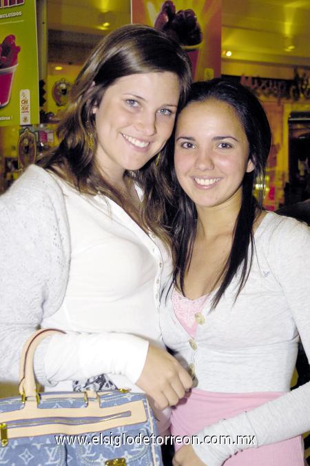 05012007
Karen Von Bertrab y Pau Franco.