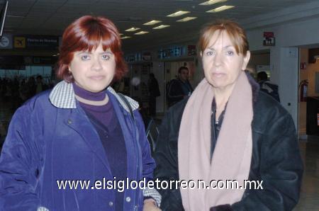 01012007 
Norma y Josefina González viajaron a San Francisco.