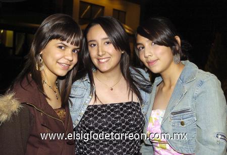 04012007
Marlén Ramírez, Mónika Ayala y Sherry Camarillo.