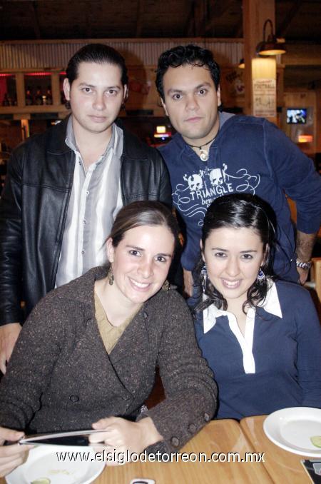 07012007 
Paola Ríos, Catherine Plovin, Flaylan Aguirre y Mario Valdés.