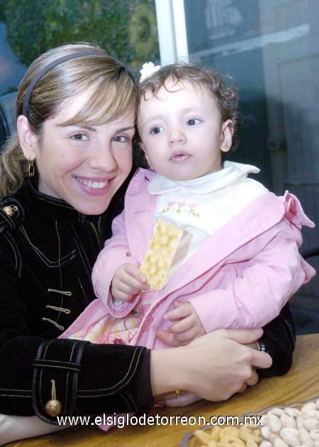 07012007 
Yuvia y Valeska Eimbeke.