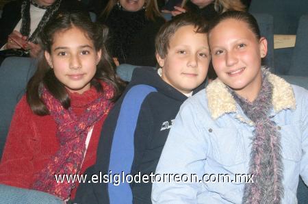 10012007
Karla González, Daniel y Érika Galván.
